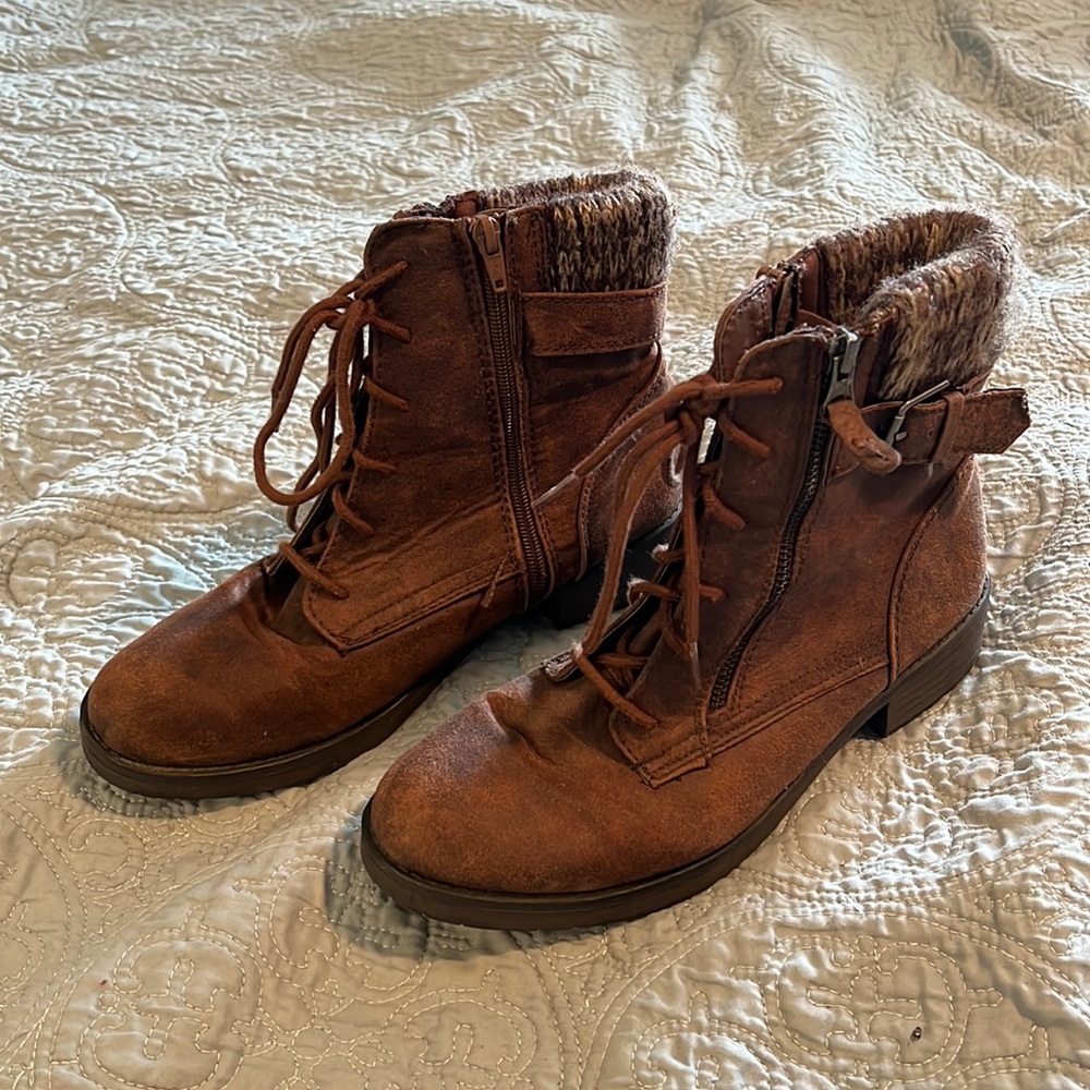 Faded Glory zip up/ lace up, brown boots with insulated tops. Size 10.
